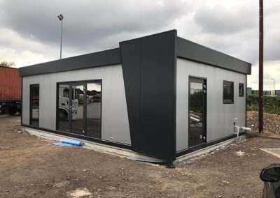 Perfect Kiosks- Portable Office, Temporary Modular Building, Portable Cabin 9m x 6m (30ft x 20ft)